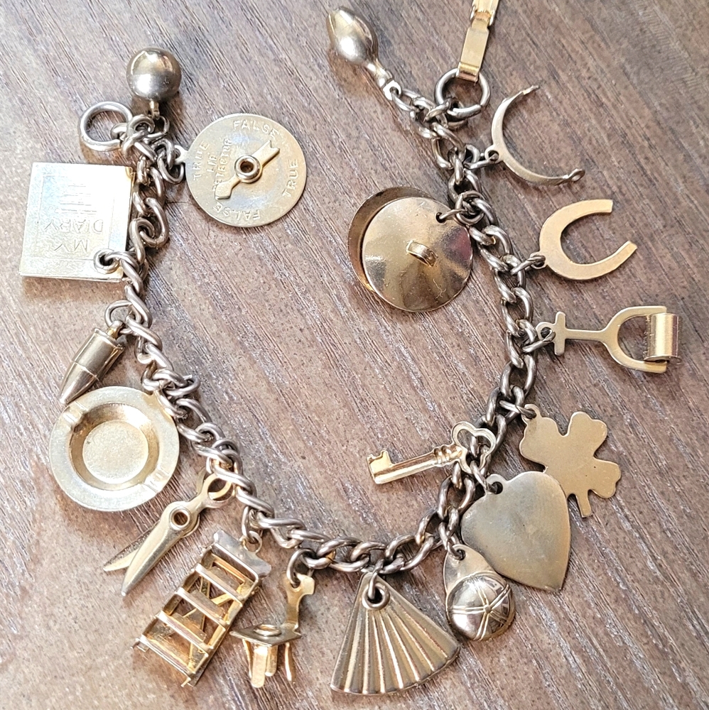 Vintage Charm bracelet Gold tone